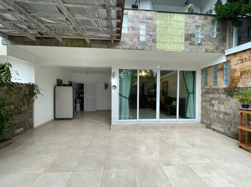 Sobrado - Venda - Jardim das Américas - Curitiba - PR